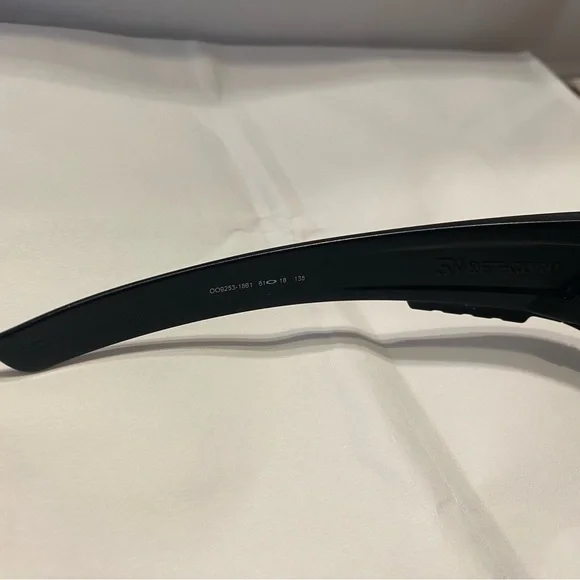 Oakley Det Cord safety rated sunglasses - Picture 5 of 7